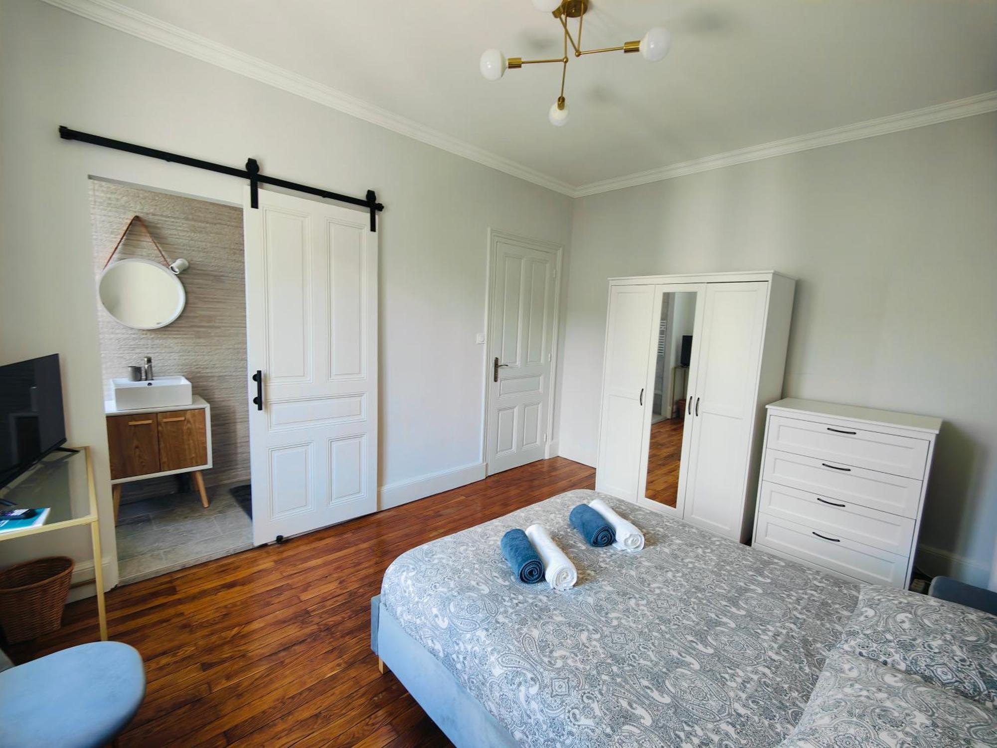 Self-Checkin Town House - Rooms To Rent In A Beautiful Modern Town House - Not A Hotel - Location De Chambres Avec Arrivee En Autonomie - Extra Fee For Sheets And Towels - Private Parking - Check Your Plateform Inbox And Follow Check-In Instructions Saint-Romain-en-Gal Exterior photo