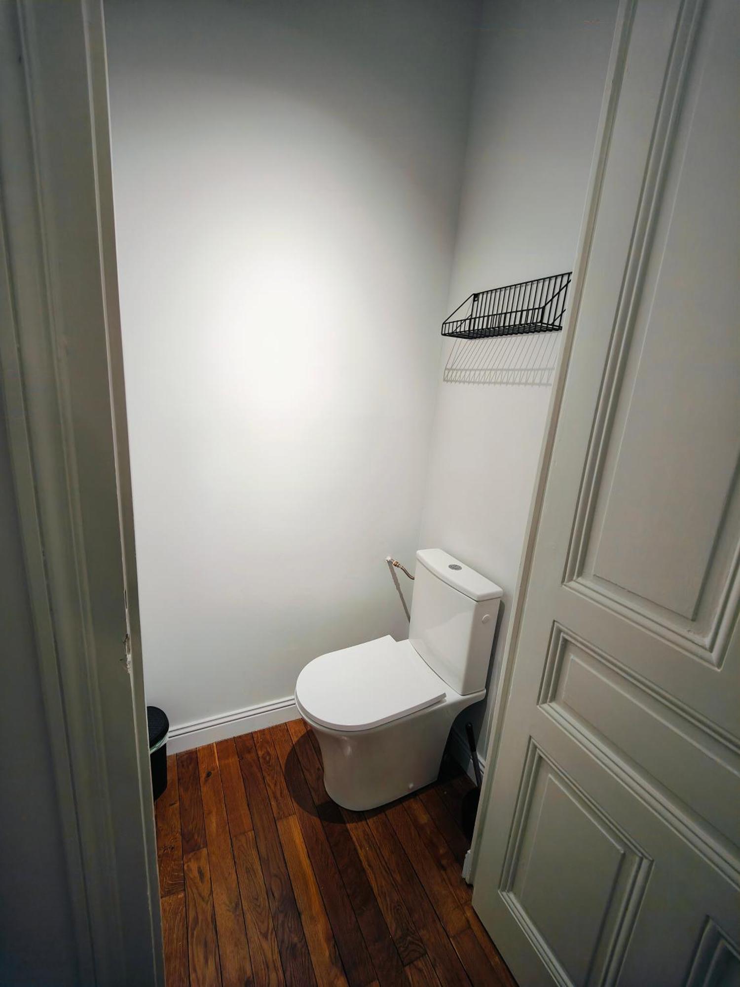 Self-Checkin Town House - Rooms To Rent In A Beautiful Modern Town House - Not A Hotel - Location De Chambres Avec Arrivee En Autonomie - Extra Fee For Sheets And Towels - Private Parking - Check Your Plateform Inbox And Follow Check-In Instructions Saint-Romain-en-Gal Exterior photo